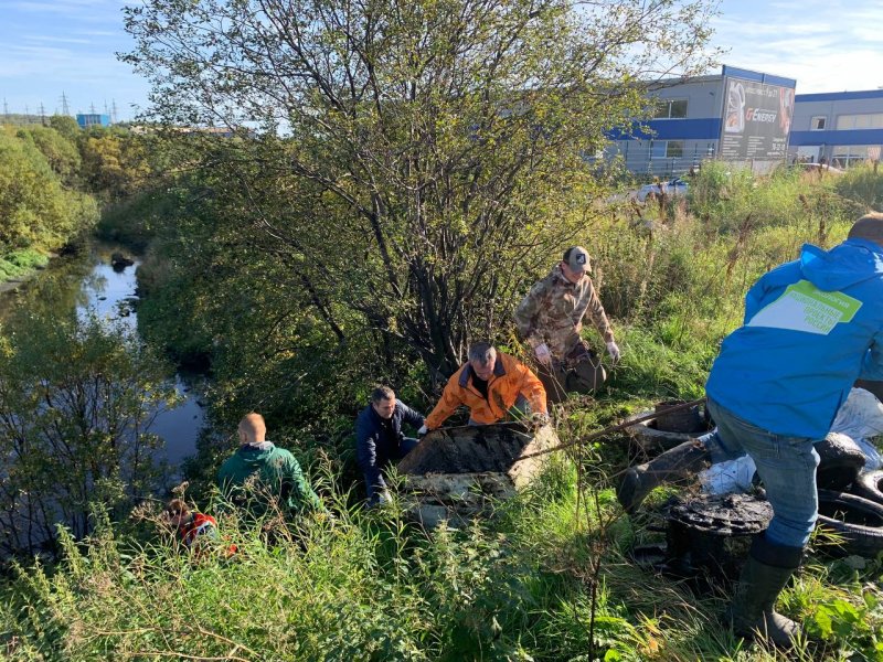 15 кубометров мусора вытащили из реки Роста 