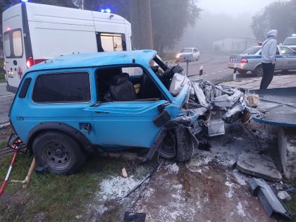 На полном ходу машина врезалась в будку на ж/д переезде в Кандалакше