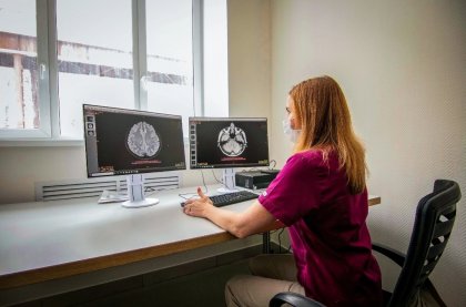 Масочный режим ввели для медиков в Мурманской области