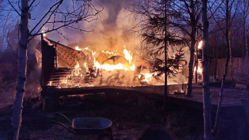 Сгорел дом с беседкой в Шонгуе
