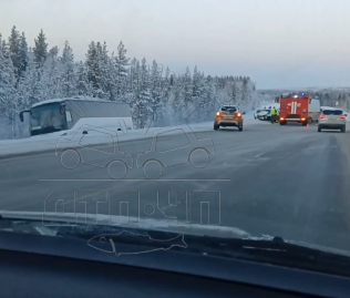 Автобус, внедорожник и легковушка попали в смертельное ДТП в районе Кицы