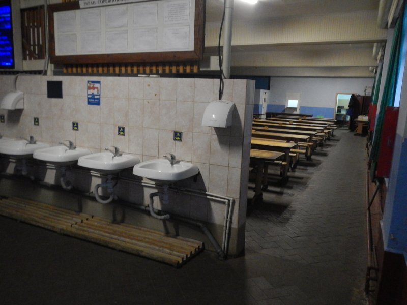 Заключенный ударил сотрудника колонии: суд рассмотрит уголовное дело в Кольском районе