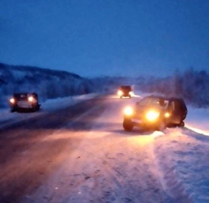В массовом ДТП разбились 2 внедорожника и 2 микроавтобуса в Кольском районе