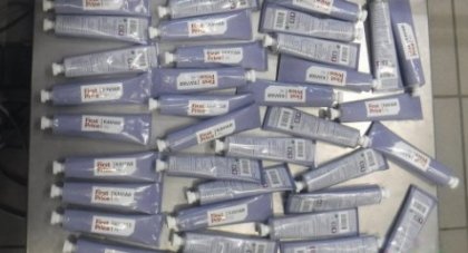 Больше положенного икры минтая пыталась провезти через госграницу мурманчанка