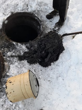 Перепутали мусорное ведро и канализацию в Гаджиево