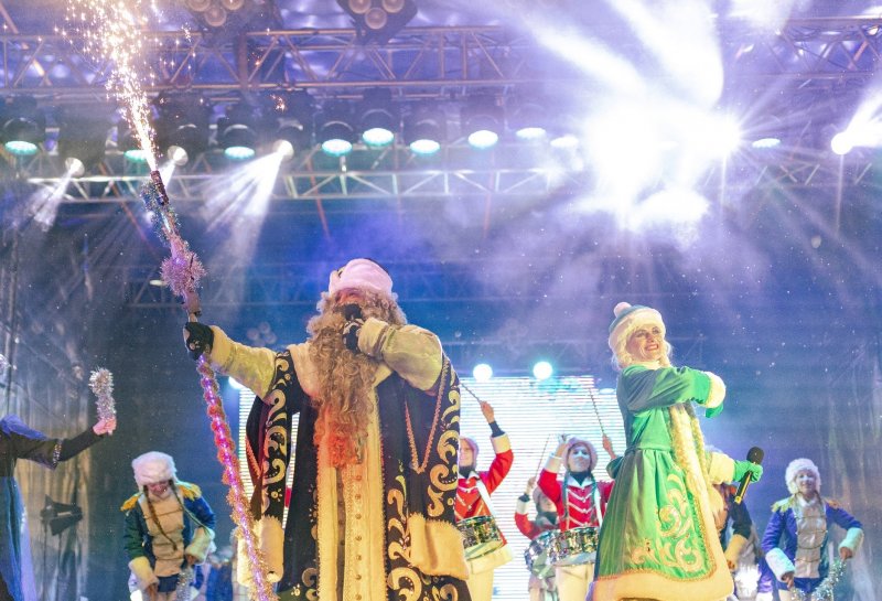 Фотопарад Дедов Морозов и Снегурочек