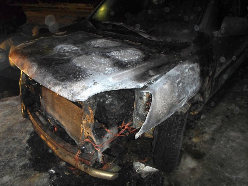 Мурманчанин поджег внедорожник знакомого