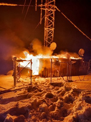 Огонь уничтожил оборудование радиовышки в Мурманске