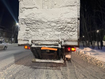 Грузовик сбил женщину на пешеходном переходе в Мурманске