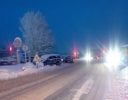 Пешеход угодил под колеса иномарки на Подгорной в Мурманске