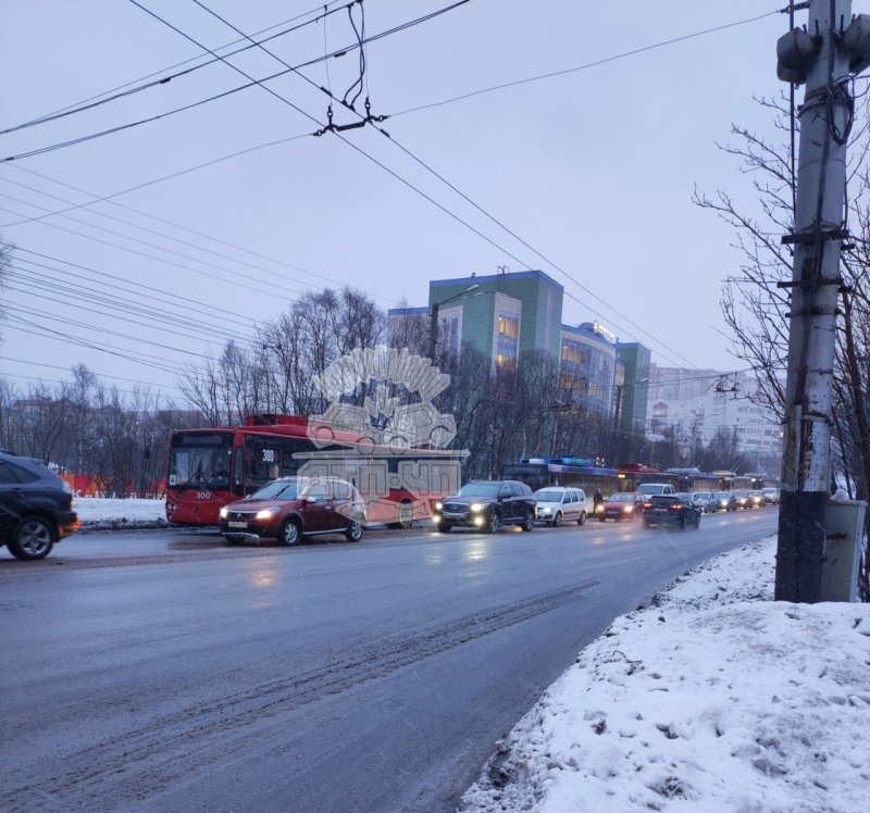 Встали троллейбусы в Ленинском округе Мурманска
