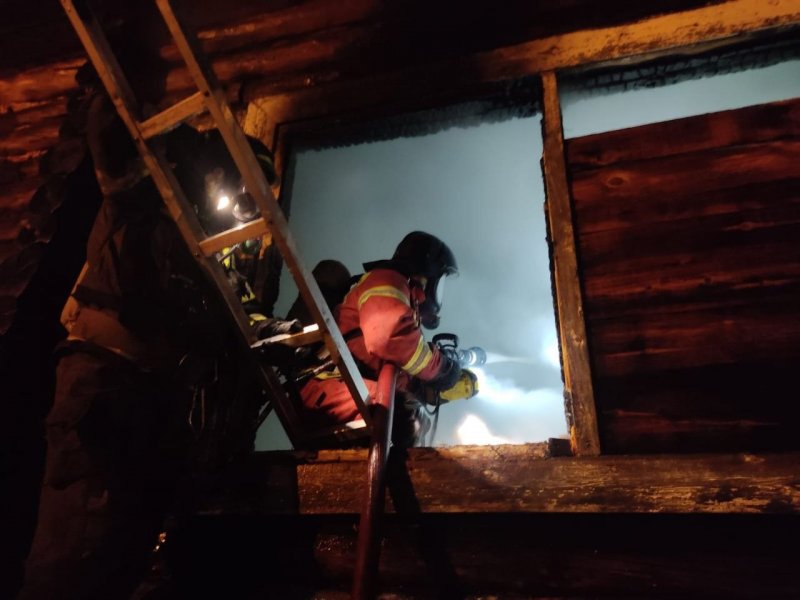  Мертвого мужчину обнаружили в сгоревшем доме в Умбе