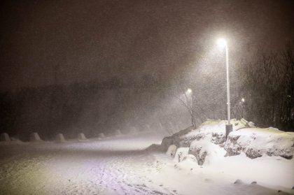 Из-за метели закрыли дорогу на Никель