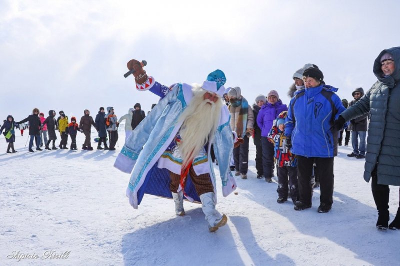 Водил хоровод на льду Байкала оленегорский Морозко 