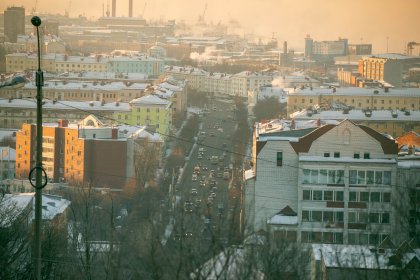 Мокрый снег и плюсовая температура задержатся в Мурманской области