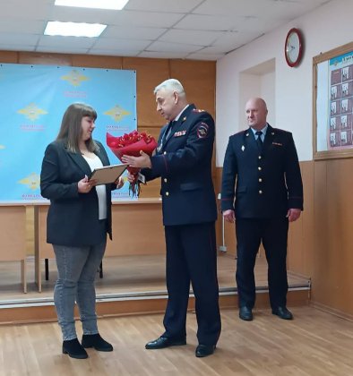 Вырвала из лап мошенников пенсионерку начальница отделения связи в Оленегорске