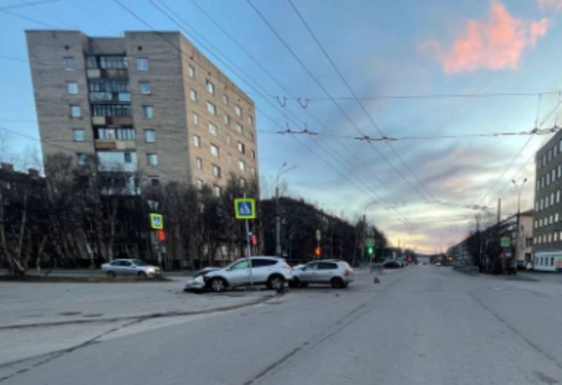 Четверо пострадали в ДТП за сутки в Апатитах и Мурманске