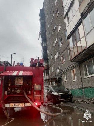 Сгорели 4 балкона в мурманской девятиэтажке