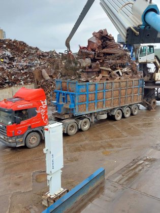 Похитили 74 тонны лома черных металлов из сухогруза: суд вынес приговор в Мурманске