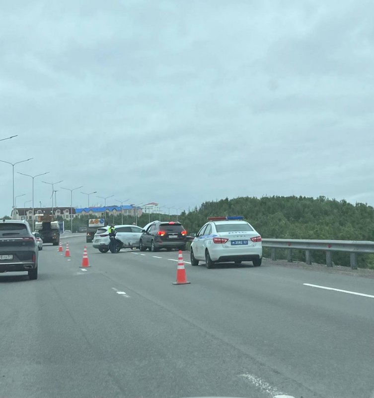 Машины сбили дорожного рабочего на "ленинградке" в Мурманске