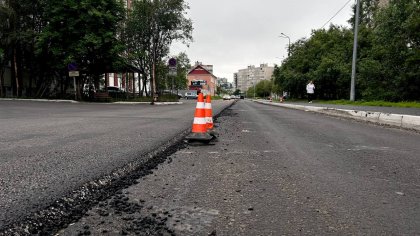 На Папанина и Гвардейской укладывают новую дорогу