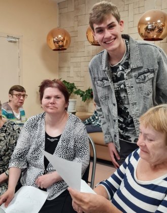 Сказкотерапию практикуют в мурманском Доме престарелых