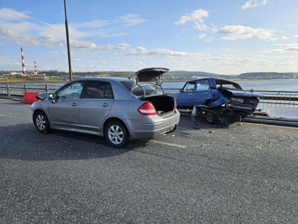 Сломавшийся на Кольском мосту ВАЗ спровоцировал ДТП