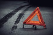Автомобиль снес 3 легковушки на парковке в Североморске