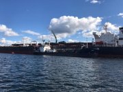 Прокуратура выясняет подробности разлива нефтепродуктов в Кольском заливе