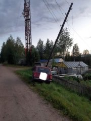 Столб встал на пути &quot;четверки&quot; в Зареченске