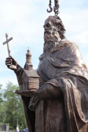 Памятник святому Феодориту Кольскому установили в Кандалакше