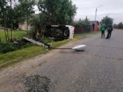 Внедорожник снес забор частного дома в Ловозере