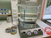 Герметичность рыбных консервов проверяют на новом оборудовании в Мурманске