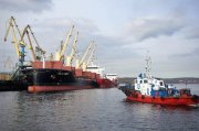 Рекорд погрузки щебня поставили портовики в Мурманске