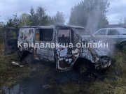 Огонь почти уничтожил машину в Кандалакше