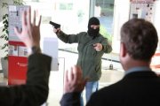Ограбить банк из-за долгов хотел мужчина в Кандалакше