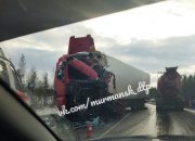 Разорвало кабину водителя фуры в аварии в Кольском районе