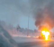 Сгорел грейдер на трассе возле Лопарской