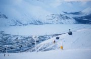 Встали подъемники на горнолыжном курорте в Кировске