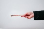 За дачу взятки наркологу-психиатру оштрафовали на 70 тысяч мужчину в Печенгском округе