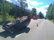 Врезалась в столб и перевернулась машина в Кандалакше