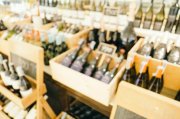 40 бутылок с алкоголем украл парень из магазина в Апатитах
