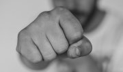 Сломали нос посетителю бара в Апатитах