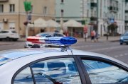 Повалил на землю и избил полицейского пьяный в Североморске