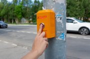 Вызывной светофор появился на площади Пяти углов в Мончегорске