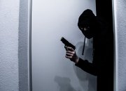 &quot;Добра&quot; на 1,5 млн рублей вынес вор из квартиры в Оленегорске
