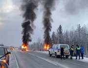 Авария: из-за горящих машин закрыли трассу под Кильдинстроем