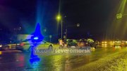 Соцсети: спешил на автобус и попал под машину парень в Североморске