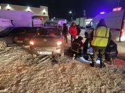 Водителю стало плохо за рулем: авто врезалось в машины в Коле