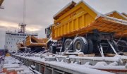 Самосвалы отправили на Диксон на «Новой земле»